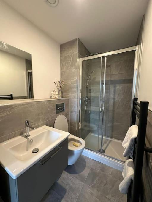 Stylish Central York Apartment Free Parking & Gym Exterior foto